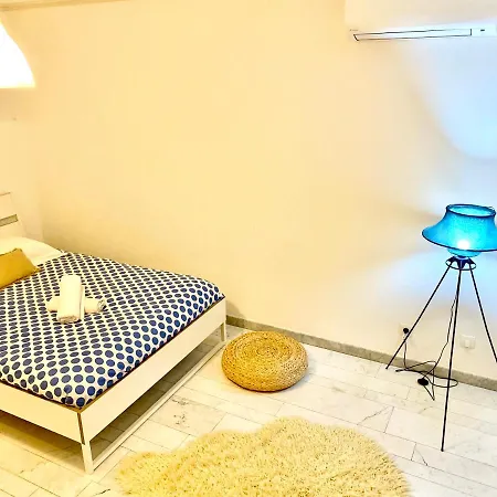 Studio Climatise Centre Parking Gratuit Menton